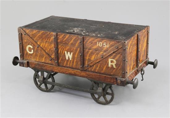 An early 20th century oak smokers casket, 13.25in.